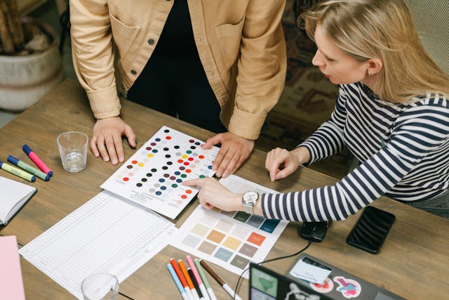 pexels-ivan-samkov-8117428 - GeoPlugin - Resources Image showing a team having a discussion or planning the next steps.